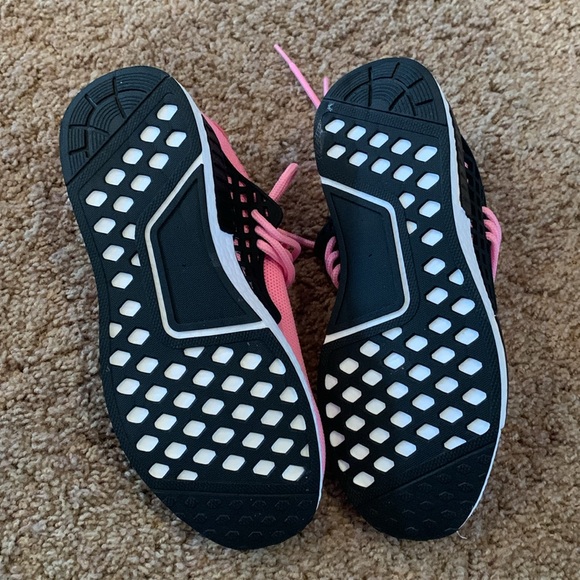 New slide on sneakers - Picture 2 of 5